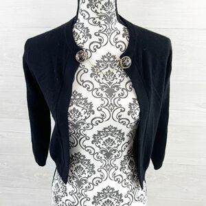 CashmereCashmere Clip Front One Front Cropped Cashmere Sweater